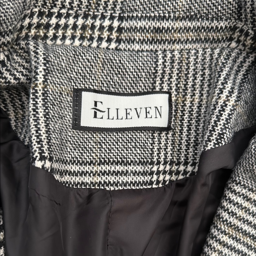 Ellie Gray Checkered Women's Blazer - Picture 2 of 3